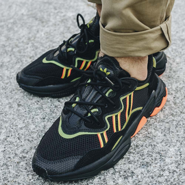 adidas OZWEEGO (EE5696)