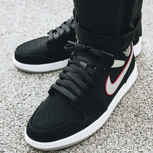 Air Jordan 1 Mid (554724-060)