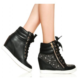 Modne Sneakers'y Czarne Sznurowane Trampki